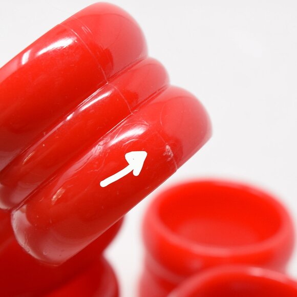 Vintage Napkin Rings Plastic Red Festive Set of 5 Granny Chic Diner Holiday Xmas - Picture 9 of 9